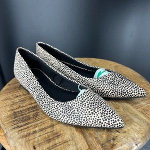 LIKE NEW Express Spotted Animal Print Pointed Toe Flats